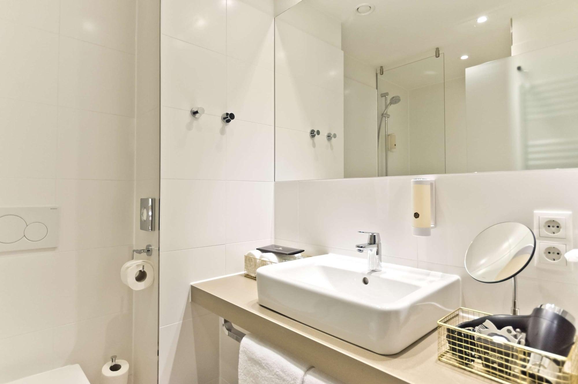 Elaya 4* München